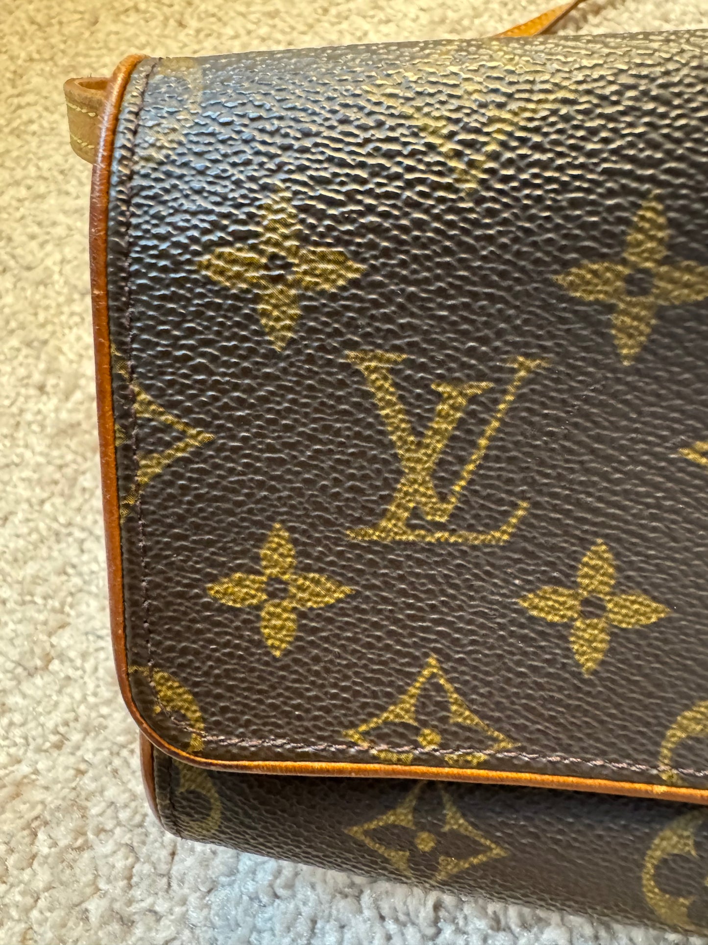 Louis Vuitton Pochette Twin GM Monogram