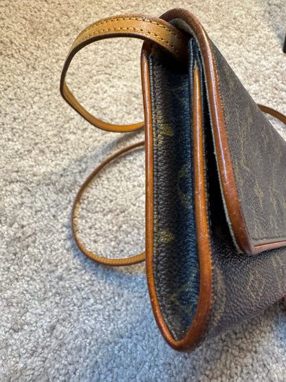 Louis Vuitton Pochette Twin GM Monogram
