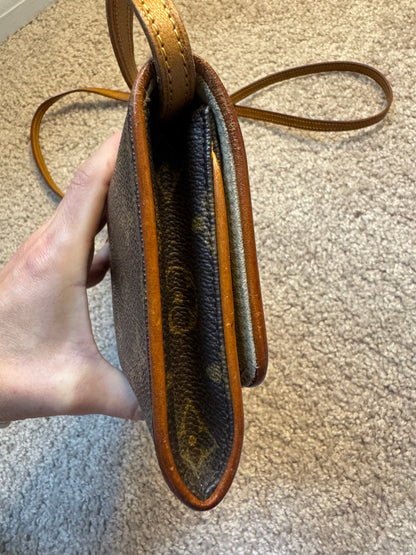 Louis Vuitton Pochette Twin GM Monogram